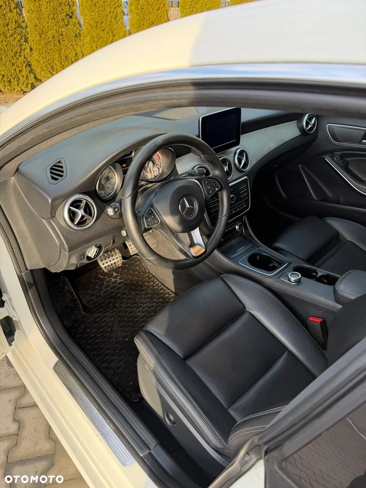 Mercedes-Benz CLA 250 7G-DCT UrbanStyle Edition - 8