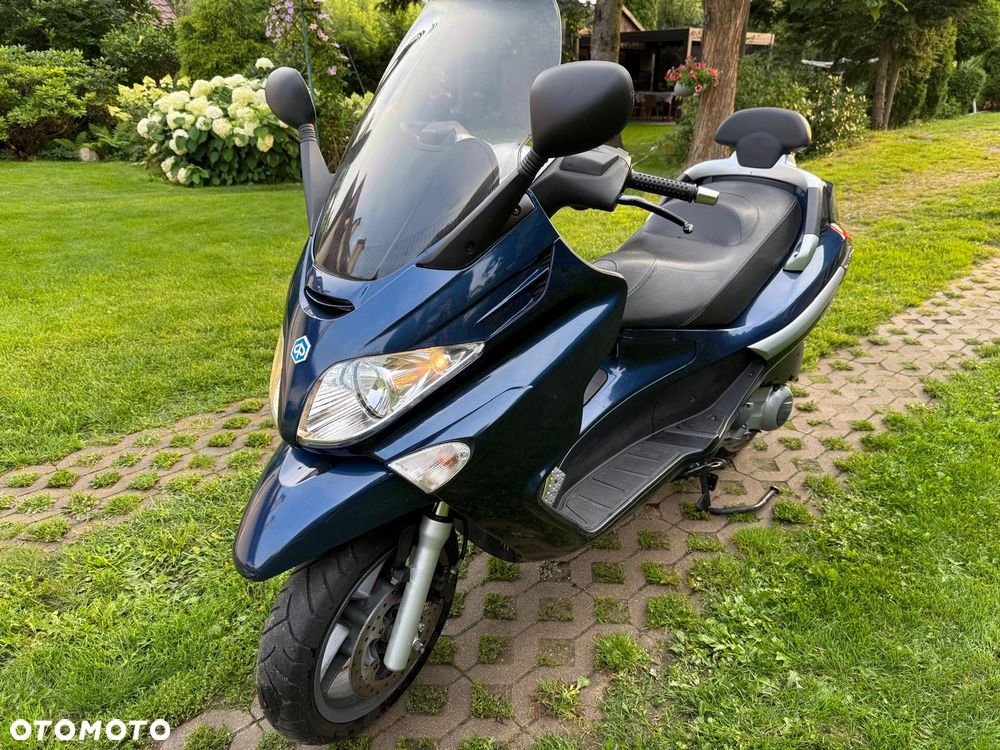 Piaggio Xevo - 1