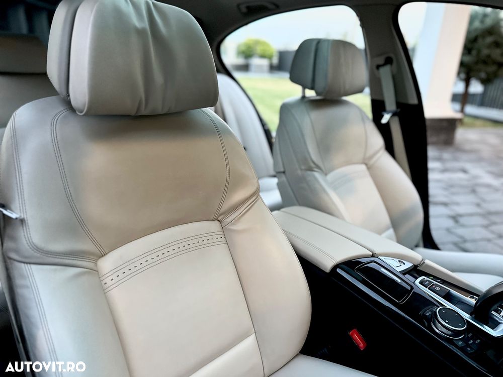BMW Seria 5 520d Aut. Luxury Line - 22