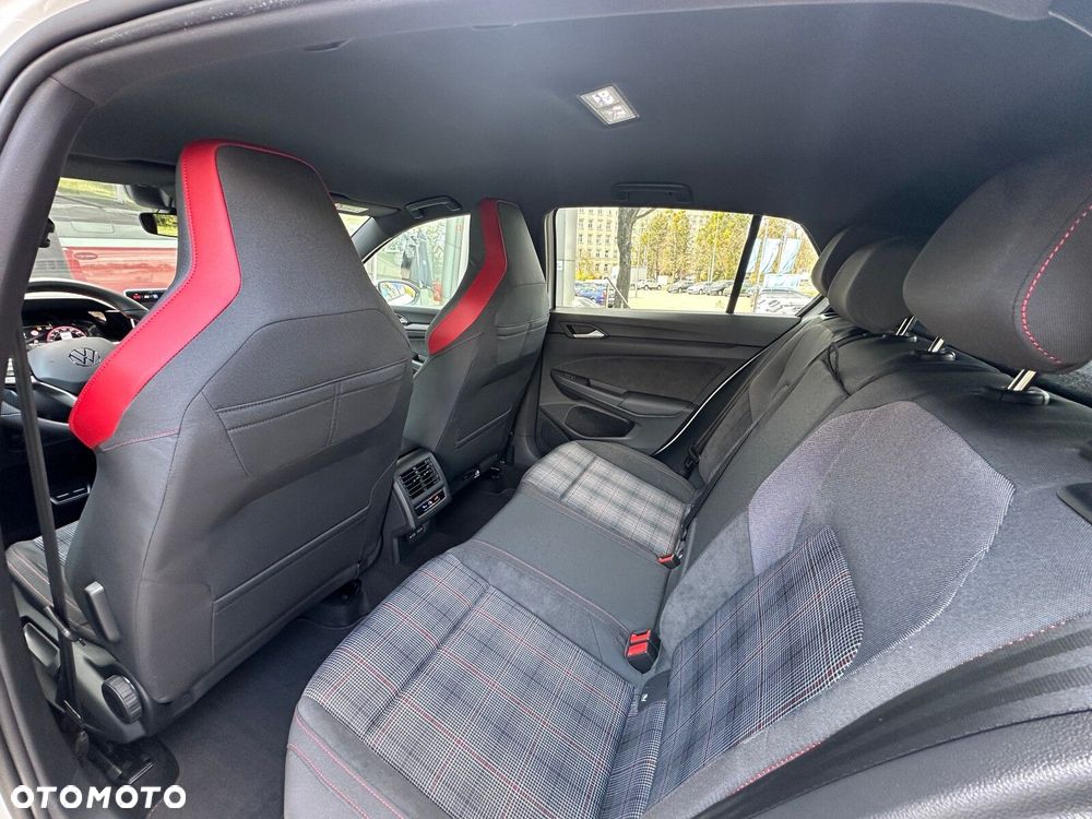 Volkswagen Golf - 29