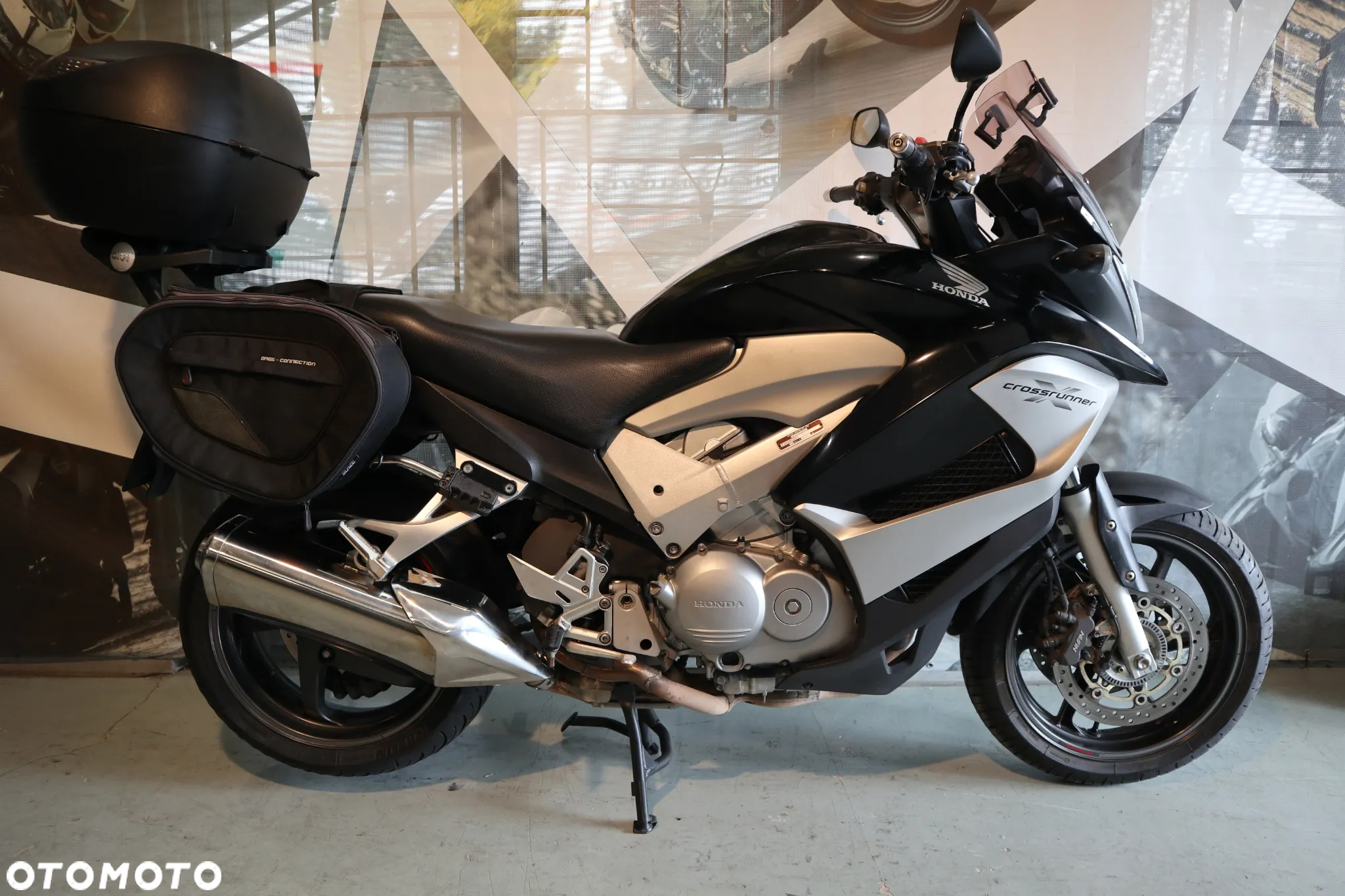 Honda VFR - 13