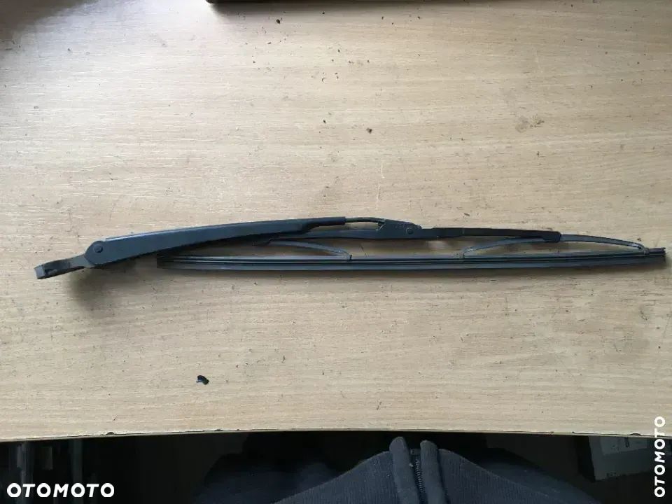 Ramię wycieraczki klapy bagażnika Volkswagen Touran I 809955407 - 1