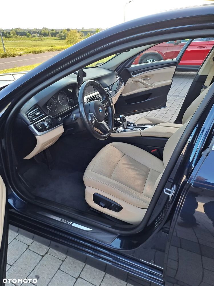 BMW Seria 5 520d xDrive - 8