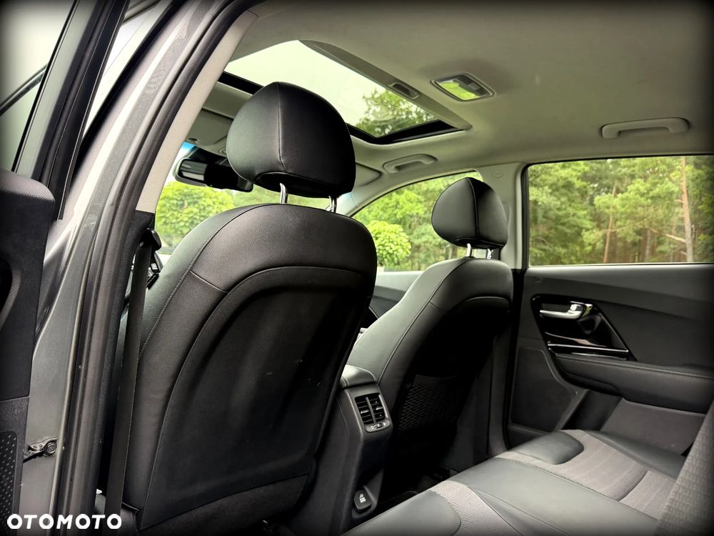 Kia Niro 1.6 GDI 2WD Edition 7 - 26
