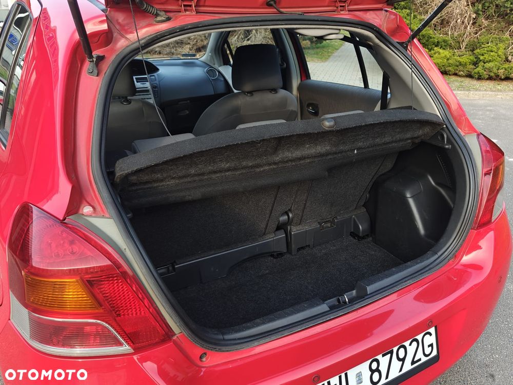 Toyota Yaris 1.4 D-4D Sol MM - 11