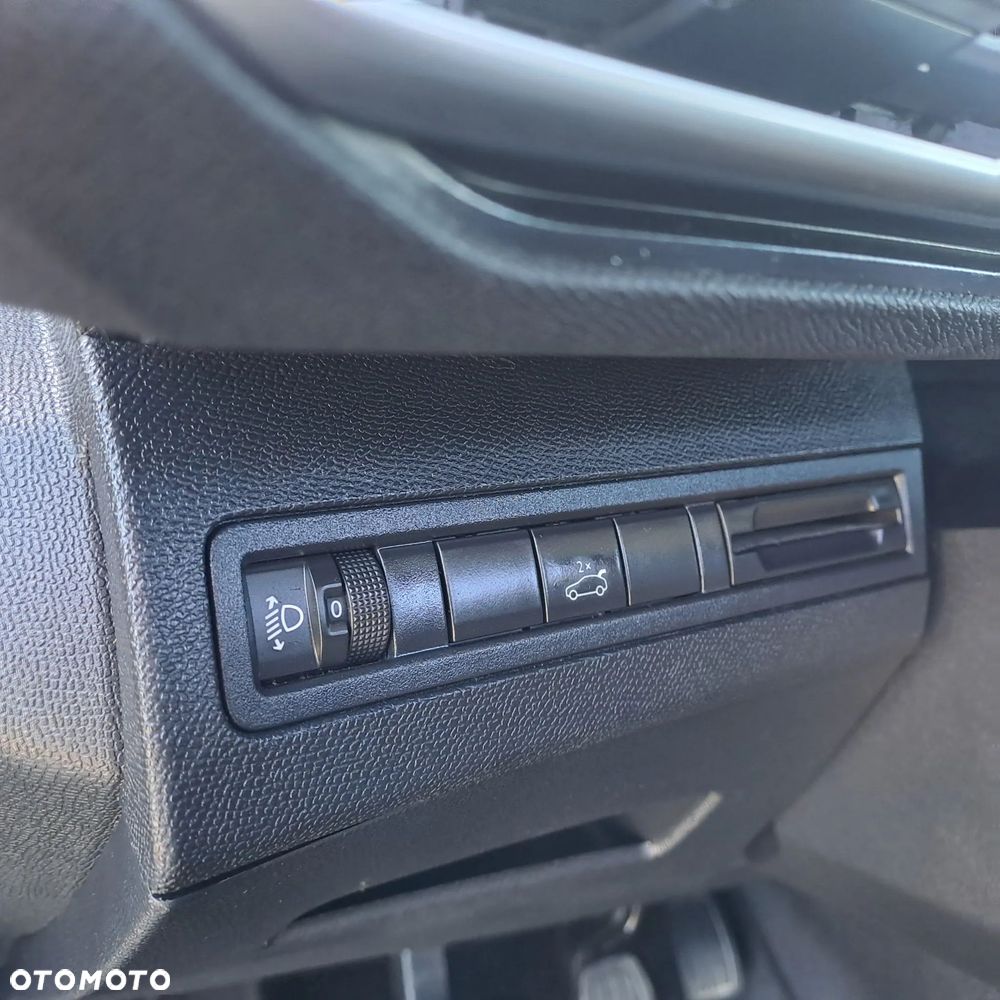 Peugeot 5008 1.2 PureTech Allure S&S - 20