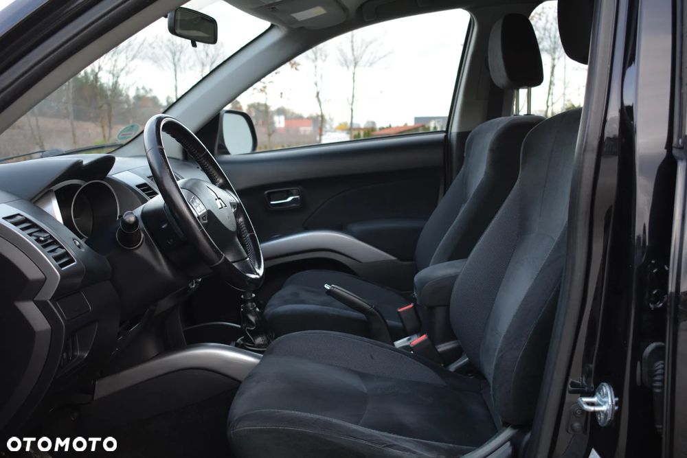 Mitsubishi Outlander - 21