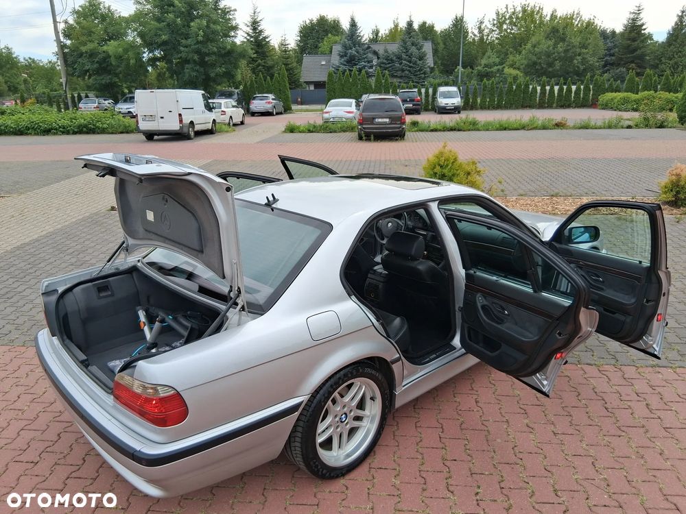 BMW Seria 7 - 13