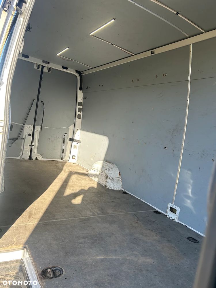 Mercedes-Benz Sprinter - 8