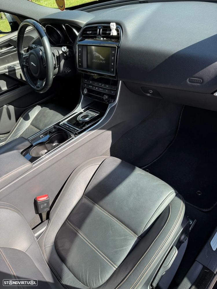 Jaguar XE 20d Aut. R-Sport - 11