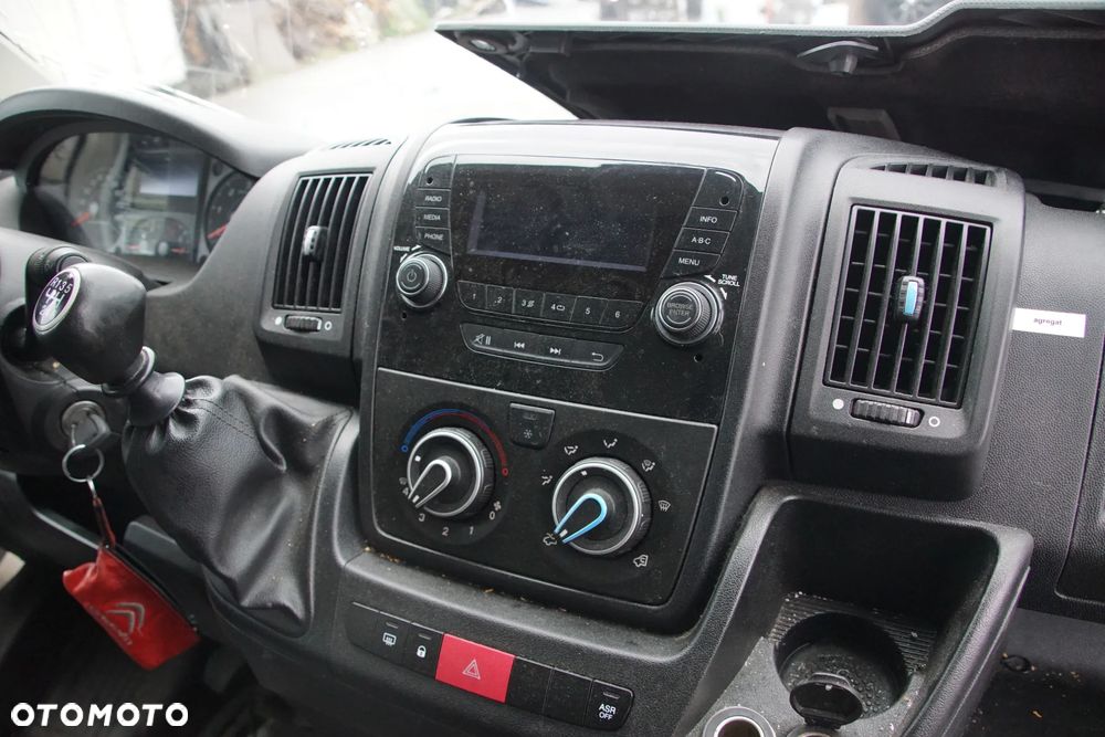 Auto na części - Citroen Jumper III 2.2 BlueHDI 120 KM 4H03 20GP20 EWP 2019R Silnik Skrzynia Drzwi Błotnik Zderzak Lampa Lusterko Klamka Szyba Deska Kokpit Sterownik Moduł Czujnik Licznik Panel Kierownica - 14