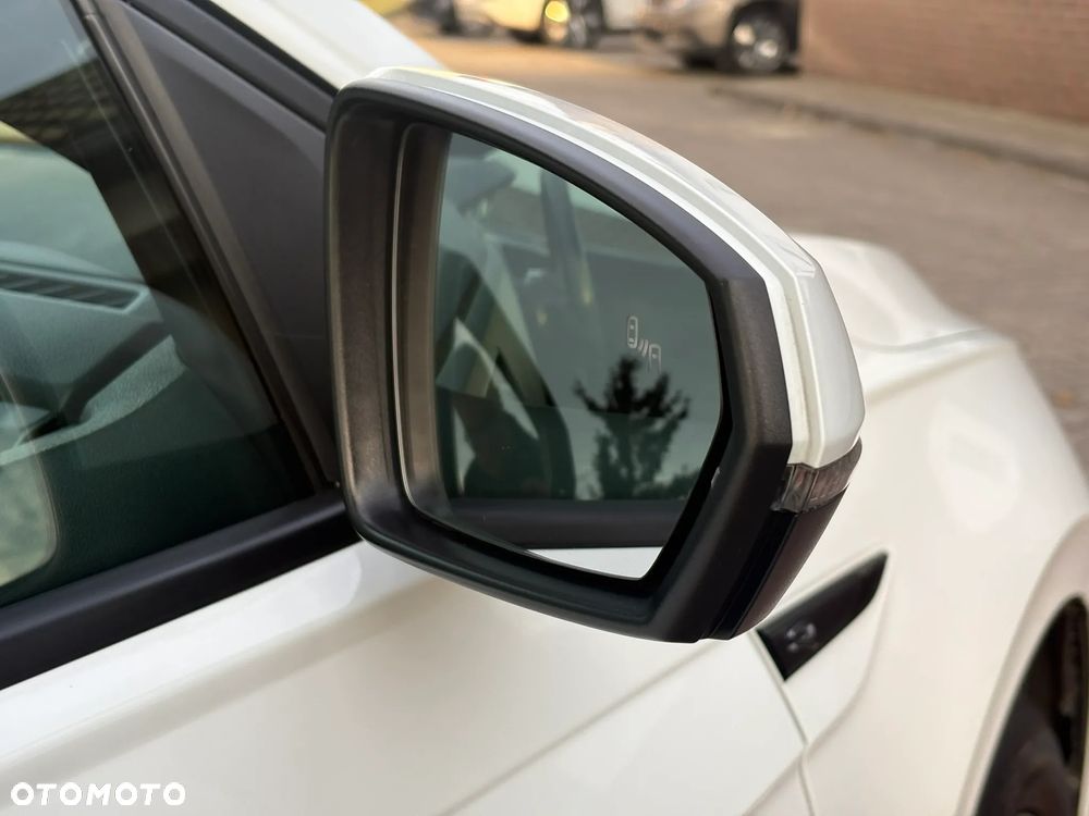 Volkswagen Polo 1.0 TSI OPF DSG R-Line - 26