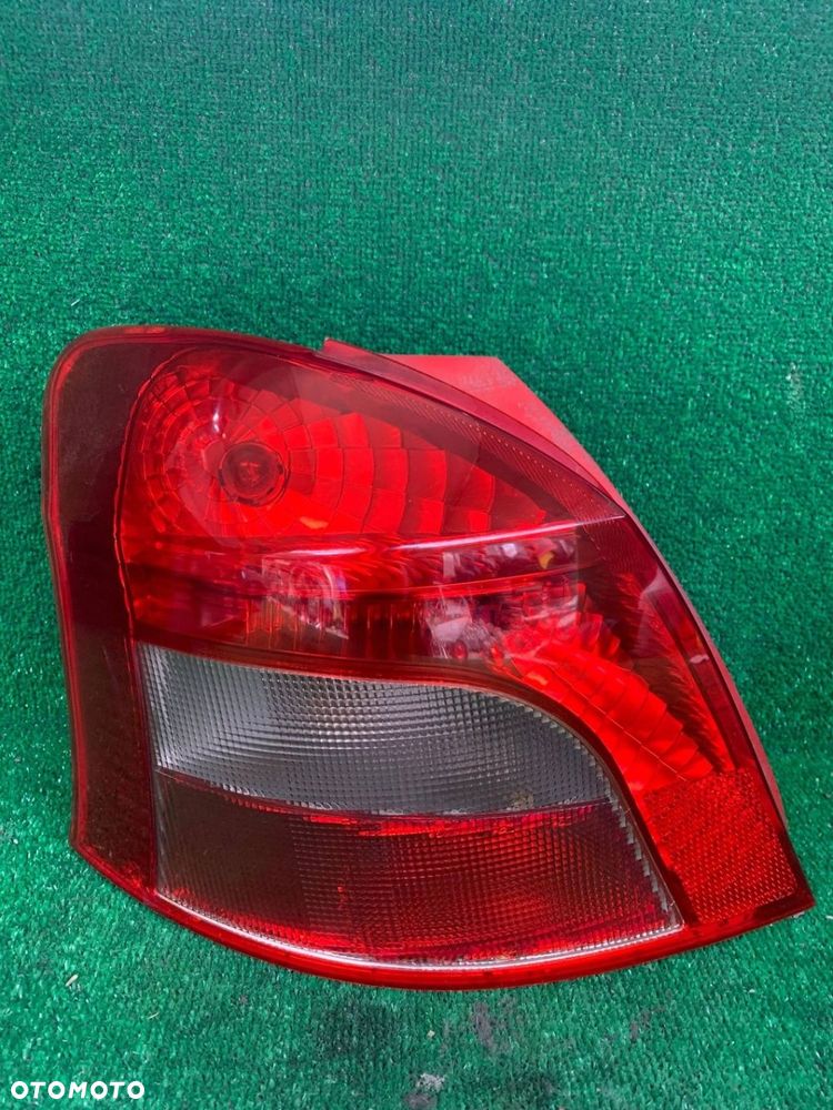 Lampa tył tylna Toyota Yaris II WWA - 1