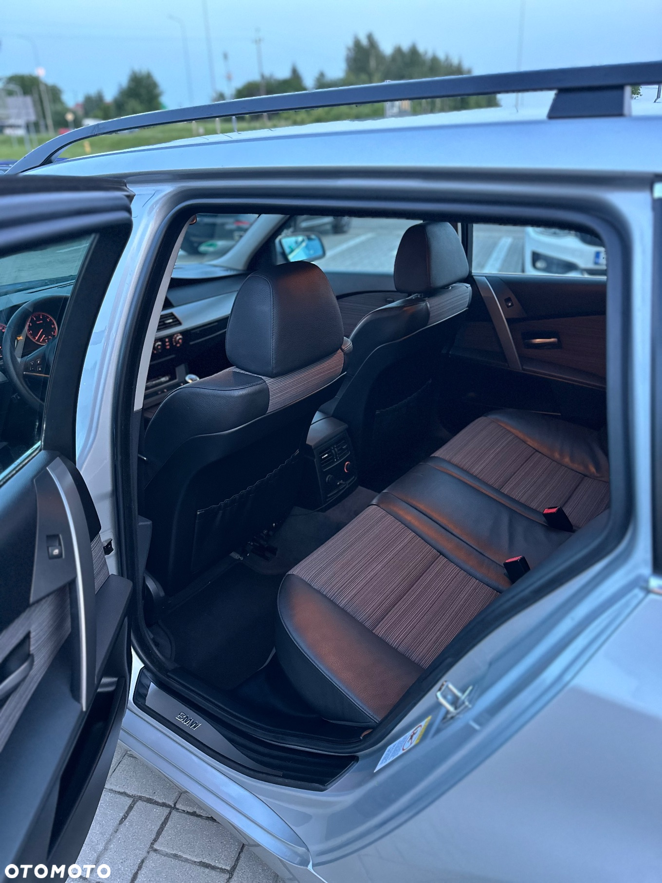 BMW Seria 5 523i Touring - 11