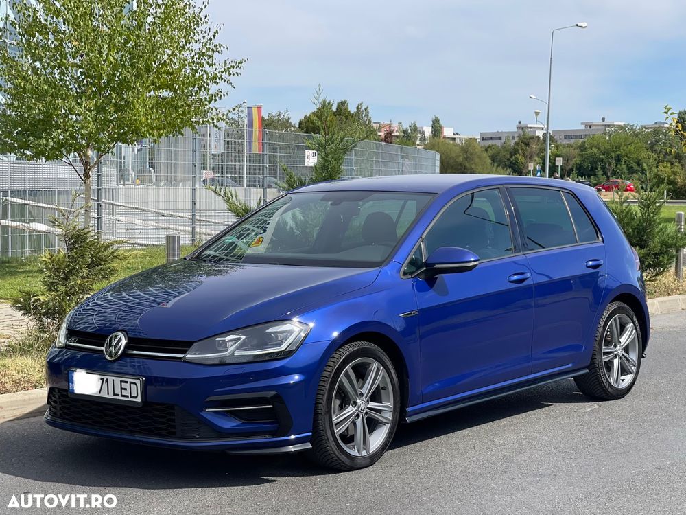 Volkswagen Golf - 1