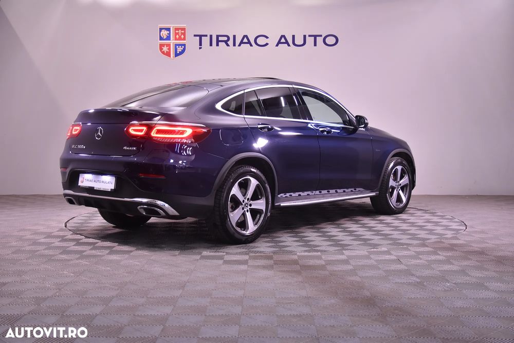 Mercedes-Benz GLC 300 e 4Matic 9G-TRONIC AMG Line - 5