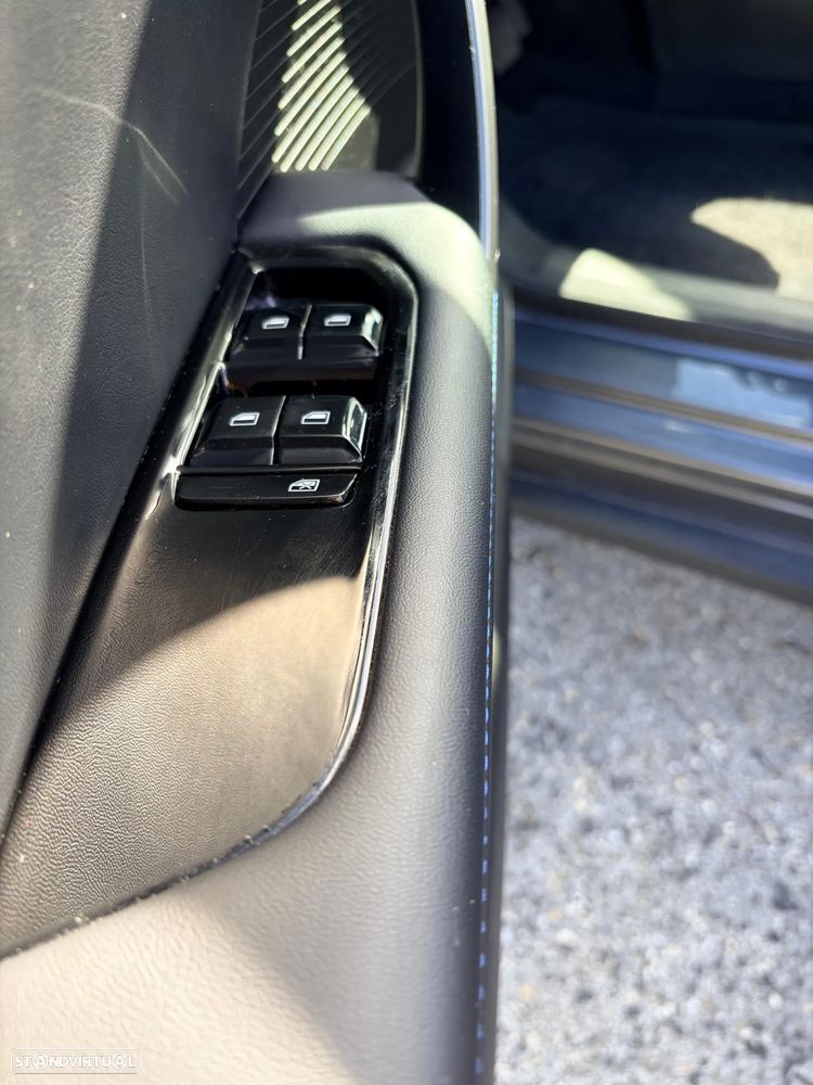 MG MG4 64 kWh Luxury - 14