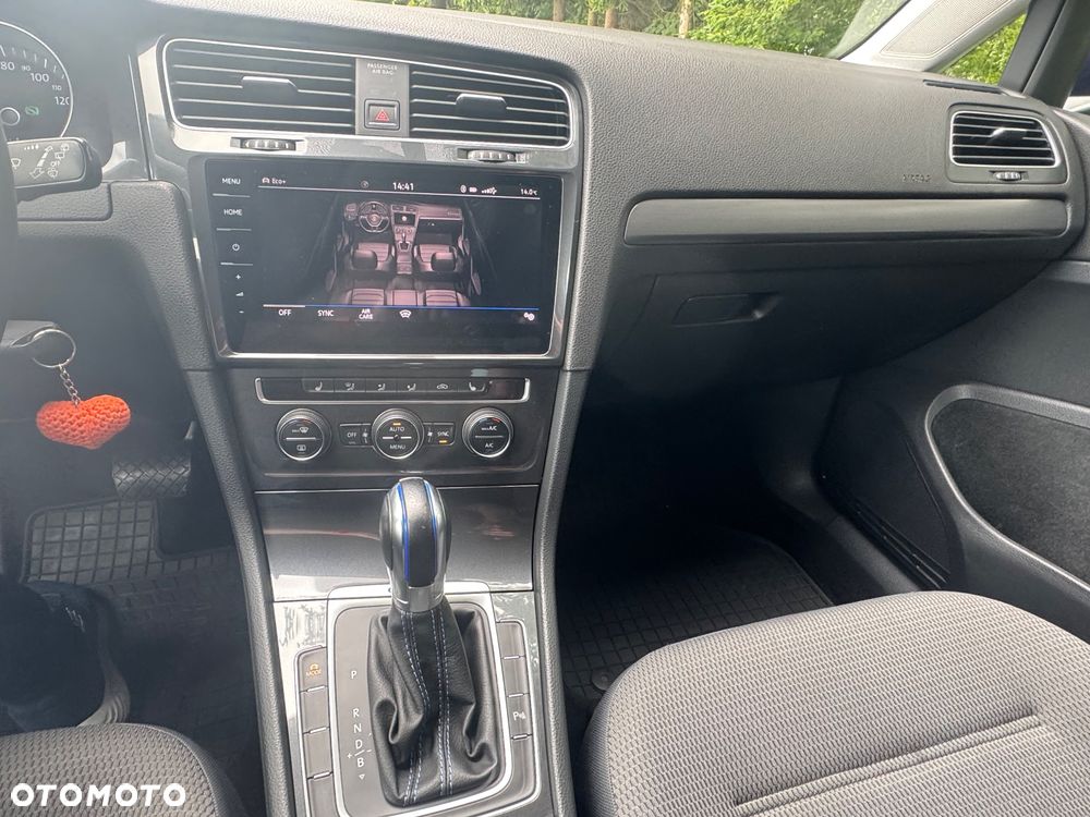 Volkswagen Golf - 29