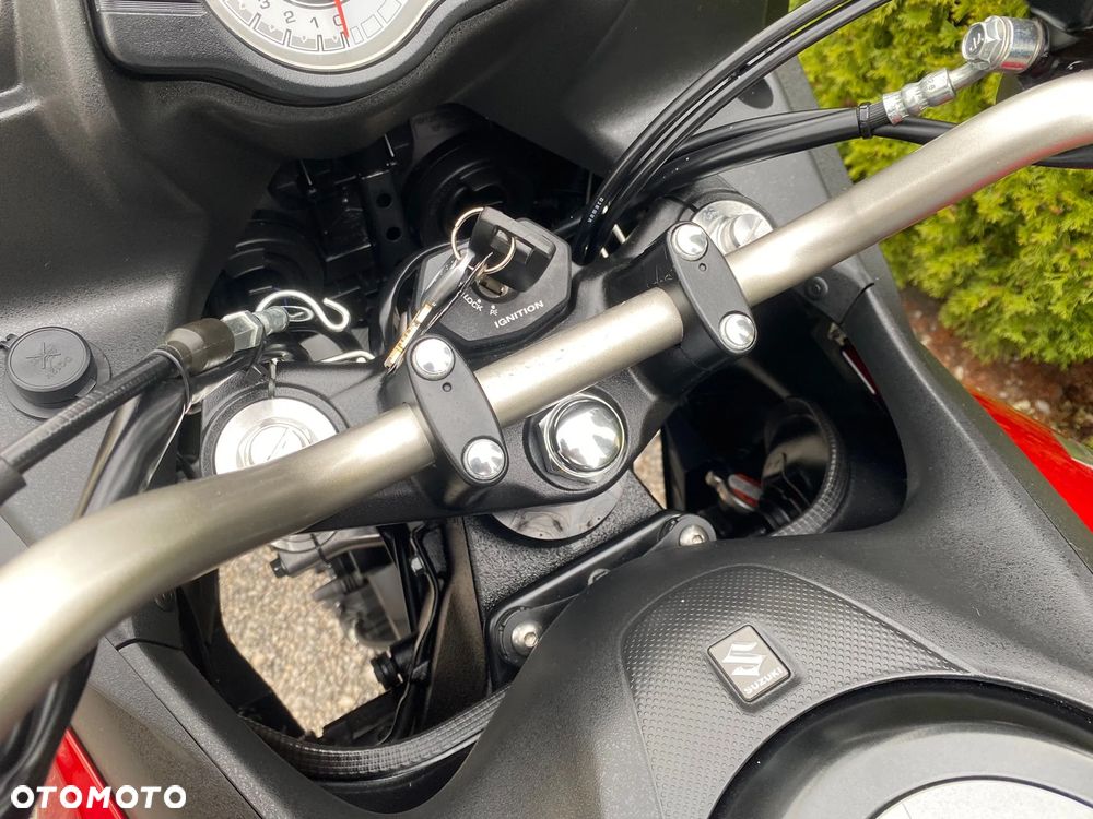 Suzuki V-STROM - 25