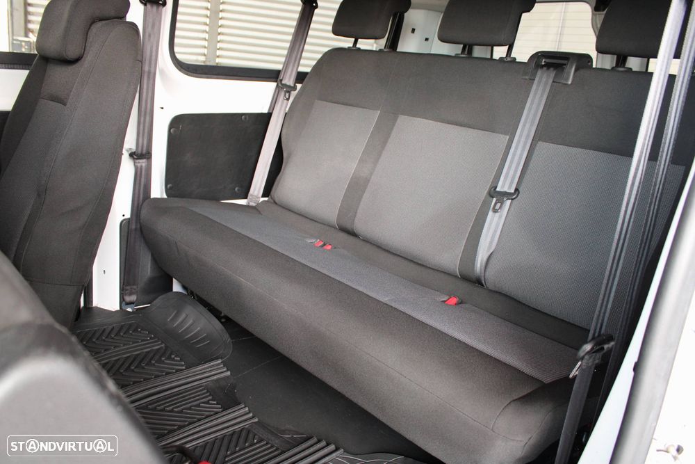 Peugeot e-Traveller - 14