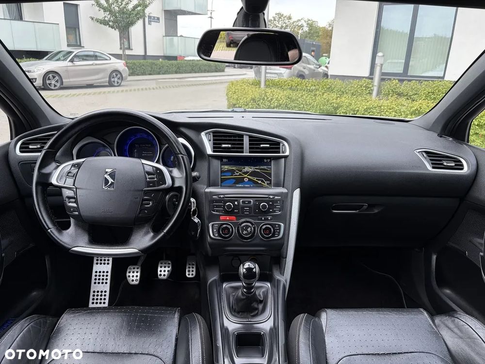 Citroën DS4 e-HDi 115 Chic - 9