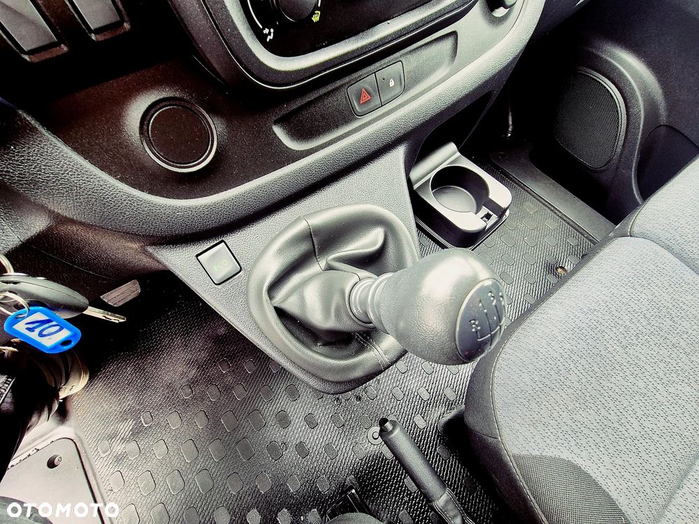 Opel Vivaro - 35
