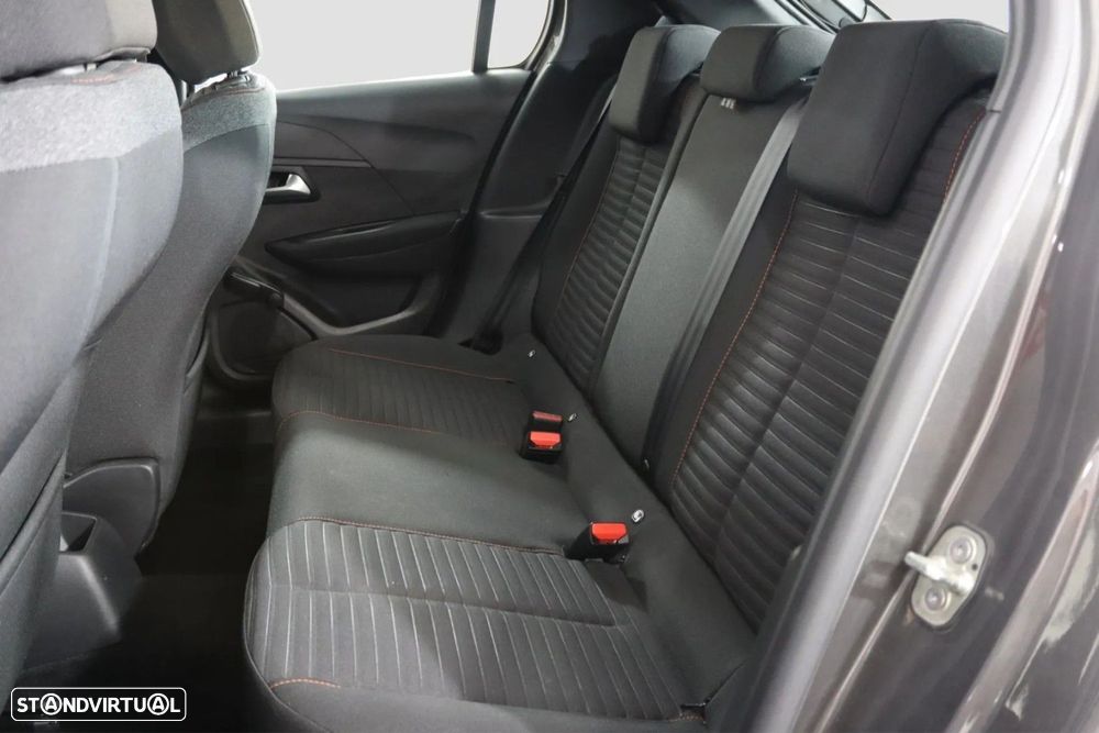 Peugeot 208 - 12