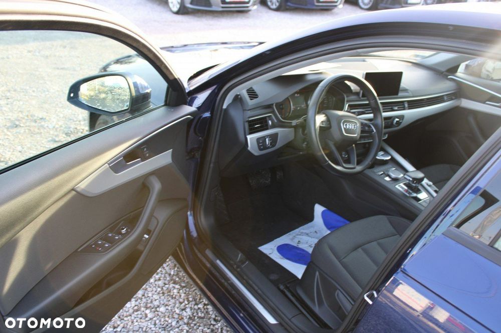 Audi A4 Limousine - 17