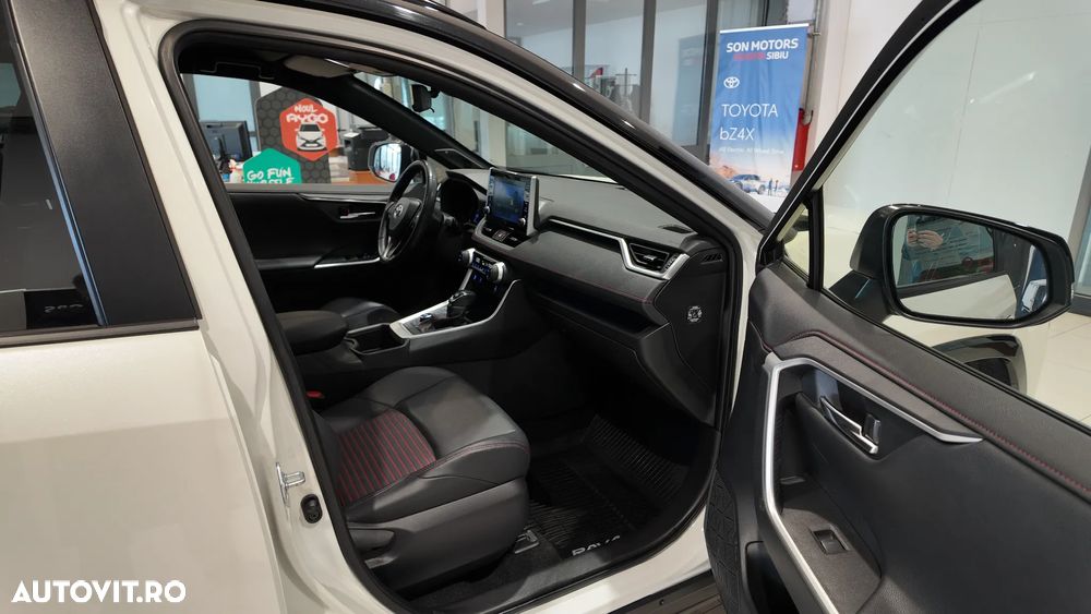 Toyota RAV4 2.5 PHEV VVT-iE 4x4 Style Bi-Tone - 13