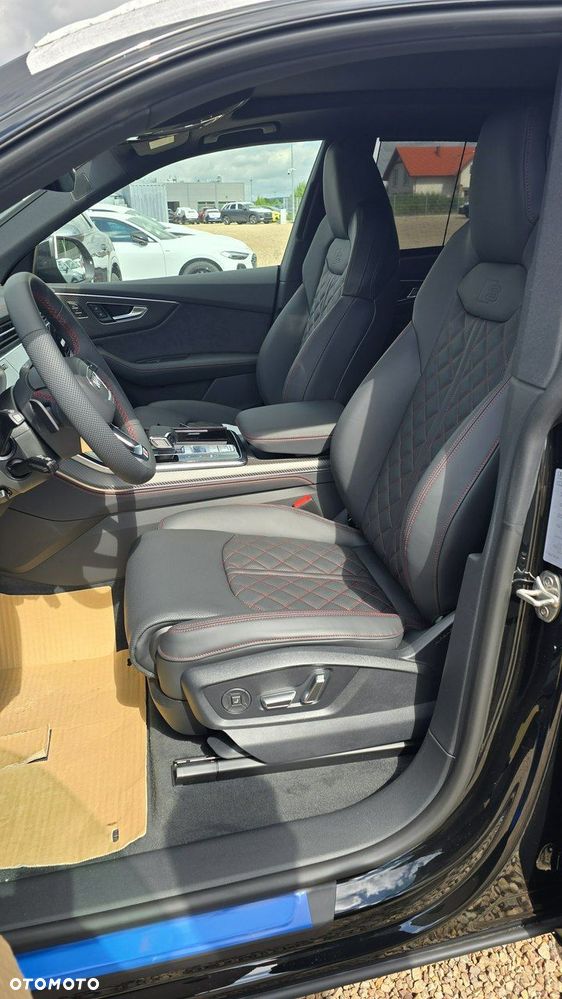 Audi SQ8 - 8