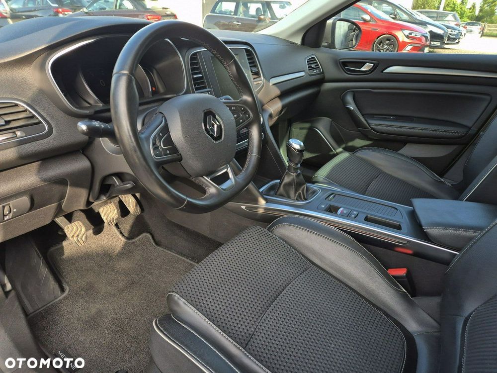 Renault Megane Grandtour ENERGY TCe 130 BOSE EDITION - 13