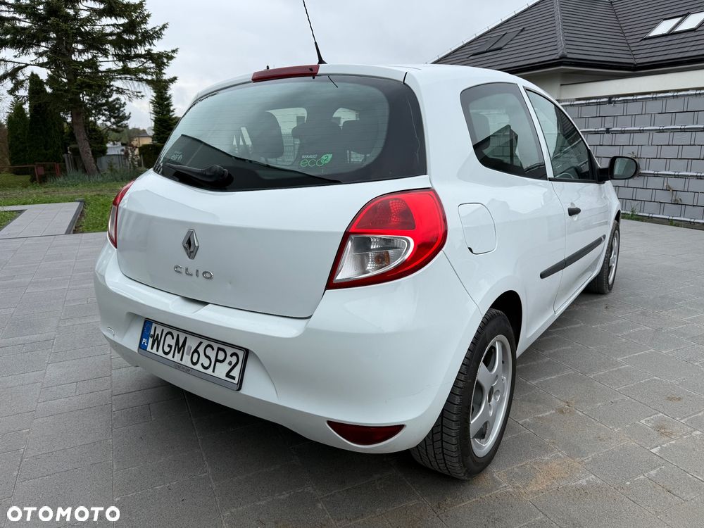 Renault Clio 1.2 16V Authentique - 5