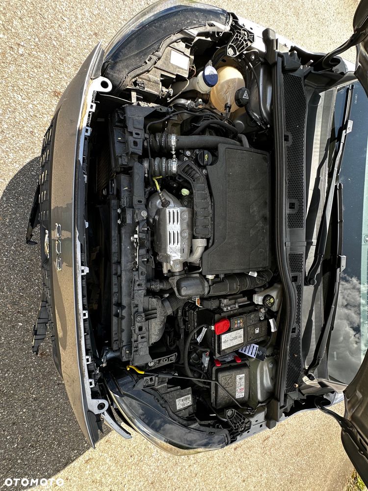 Peugeot 208 - 18