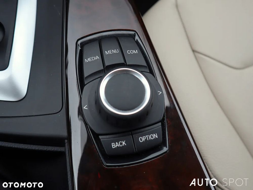 BMW Seria 3 320d xDrive Advantage - 38