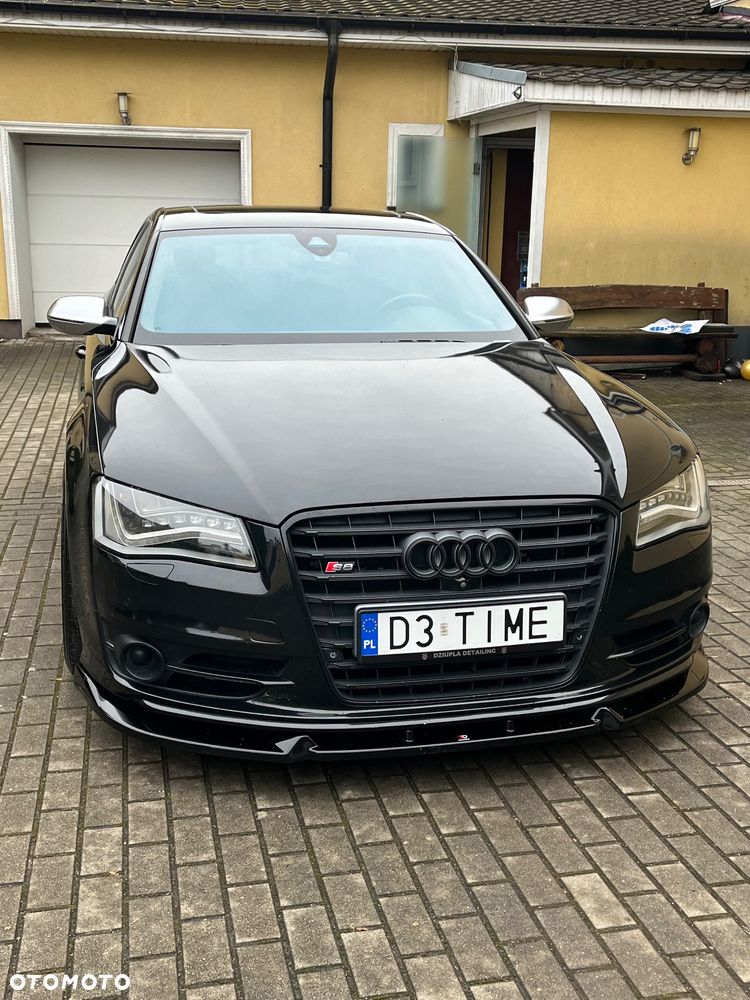 Audi S8 - 2