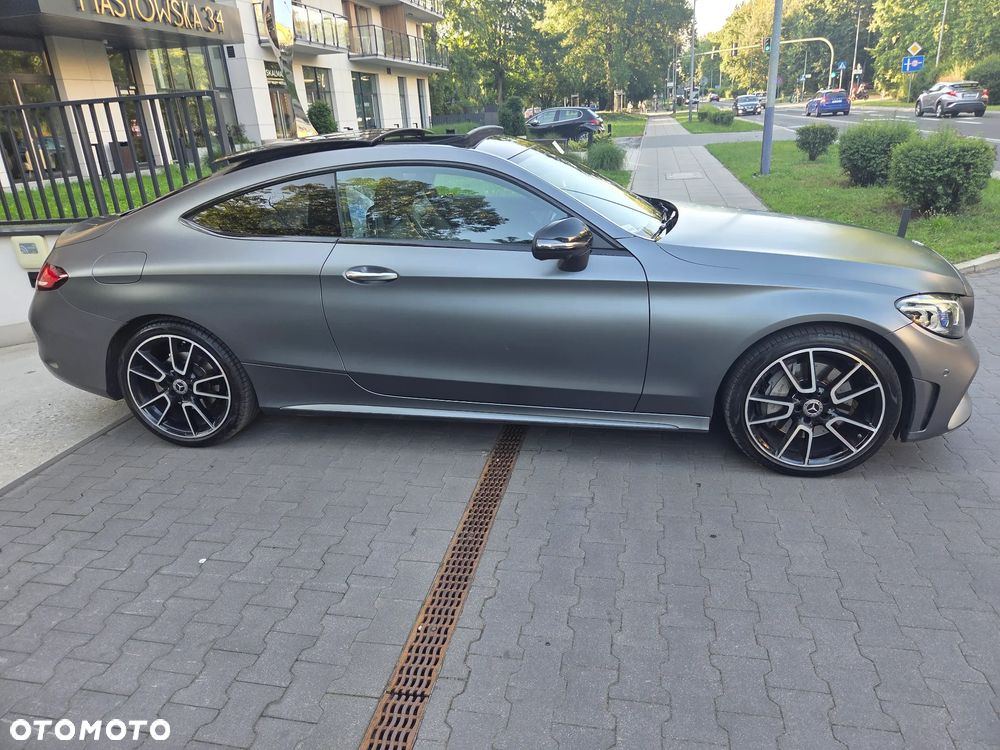 Mercedes-Benz Klasa C 300 4MATIC 9G-TRONIC - 32