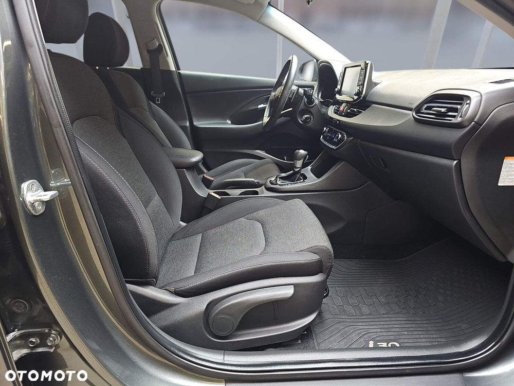 Hyundai i30 1.5 T-GDI 48V Comfort DCT - 11