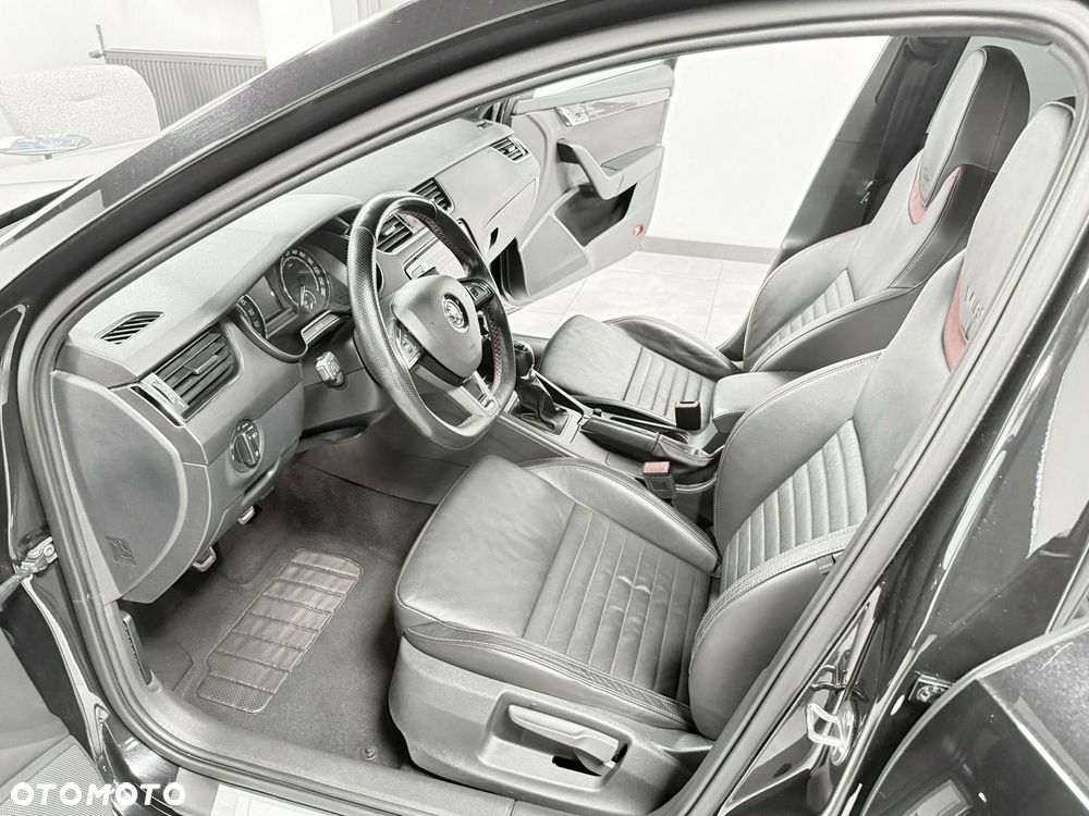 Skoda Octavia 2.0 TDI RS - 19