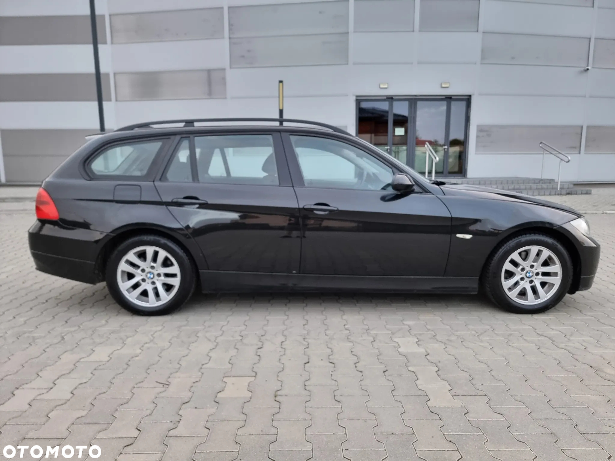 BMW Seria 3 320d DPF Touring - 6