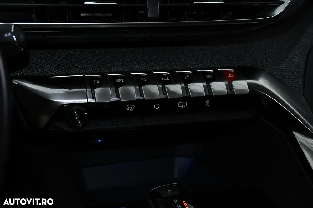 Peugeot 3008 PureTech 130 Stop & Start GPF EAT8 Allure - 32