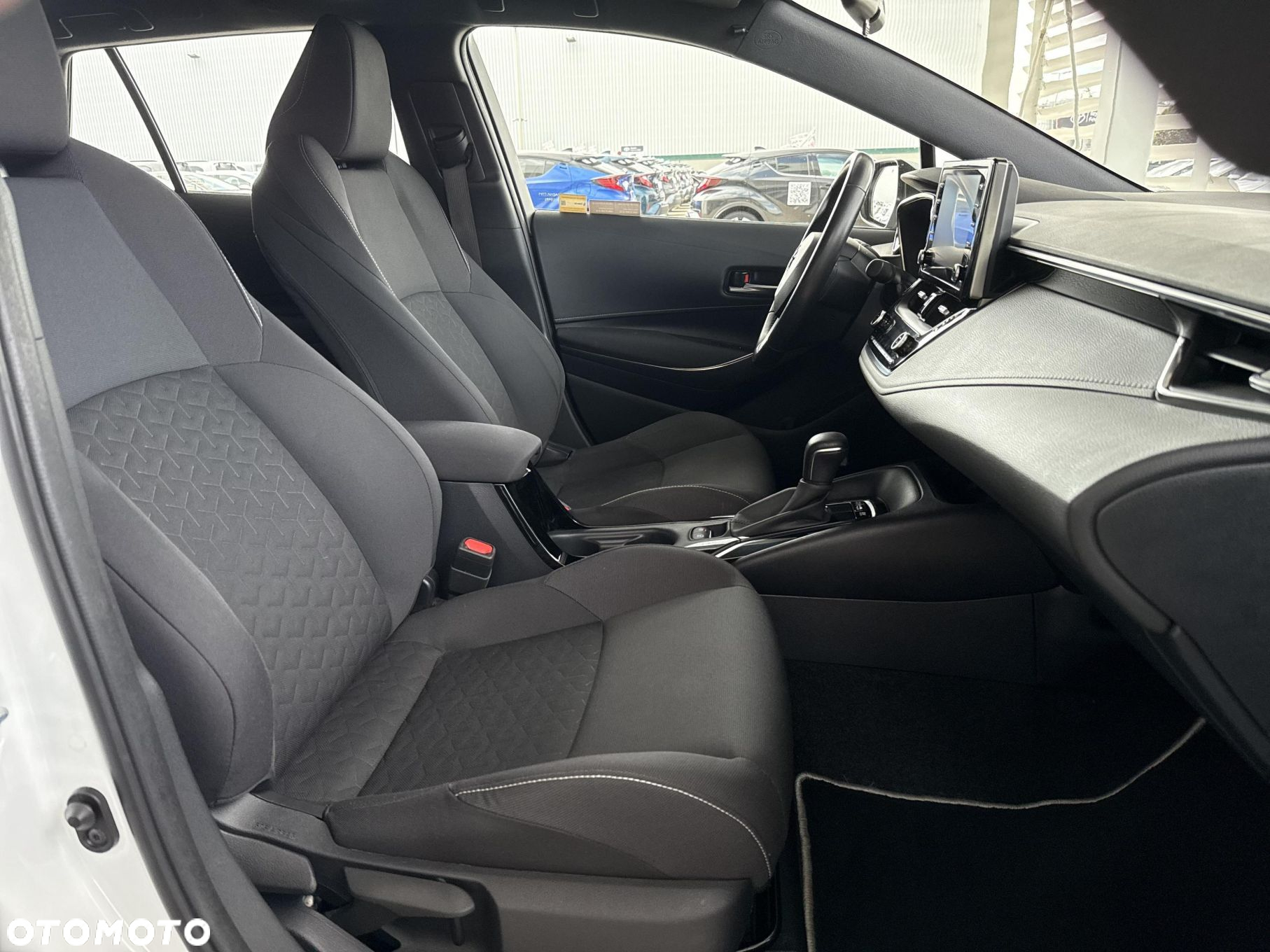 Toyota Corolla 1.8 Hybrid Comfort - 9