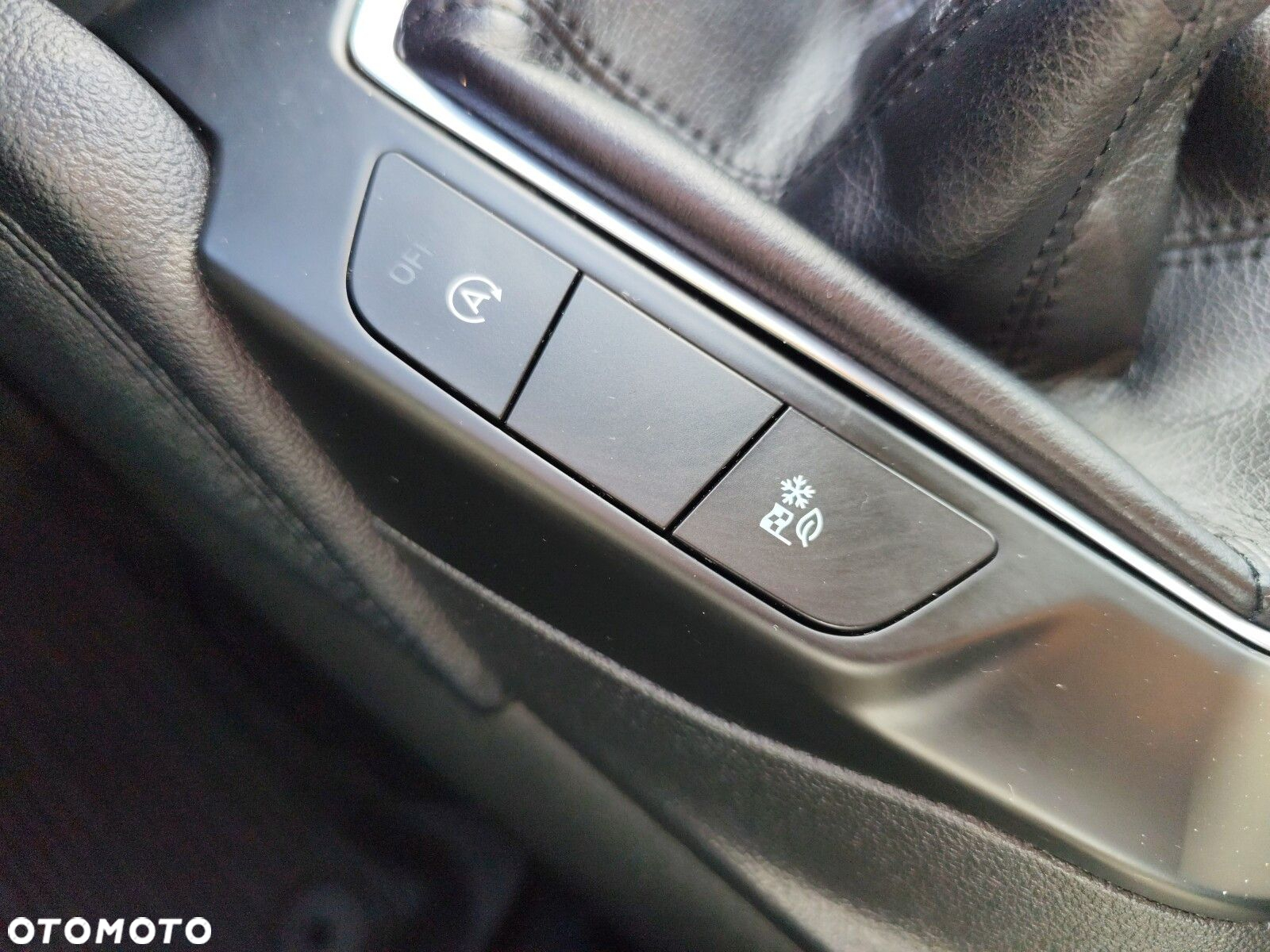 Ford Kuga - 24