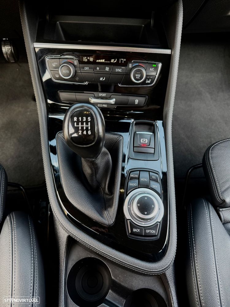 BMW 216 Active Tourer d Line Sport - 37