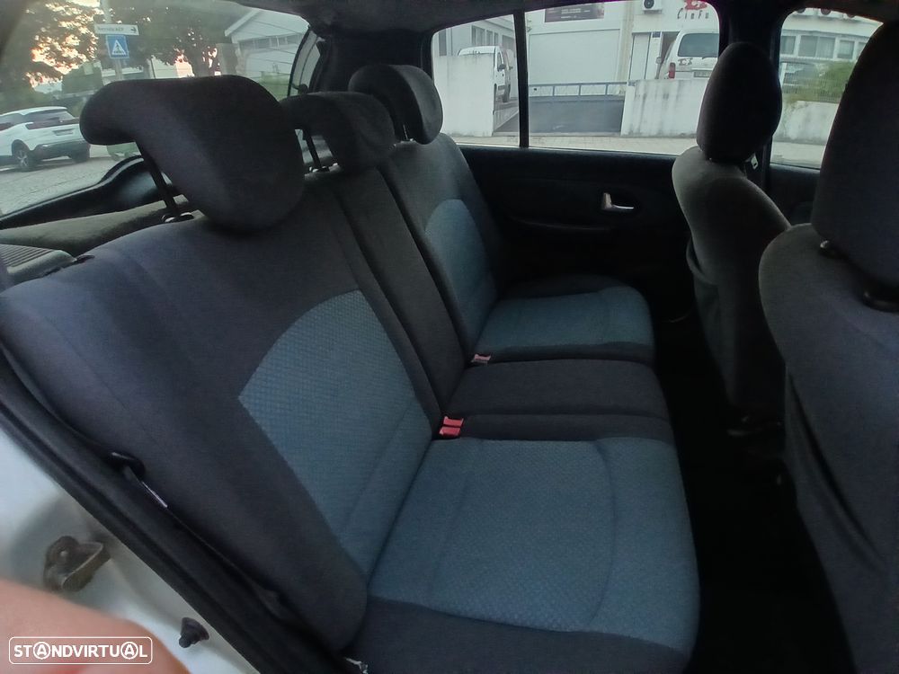 Renault Clio 1.2 16V Privilège Luxe — fotografia 10