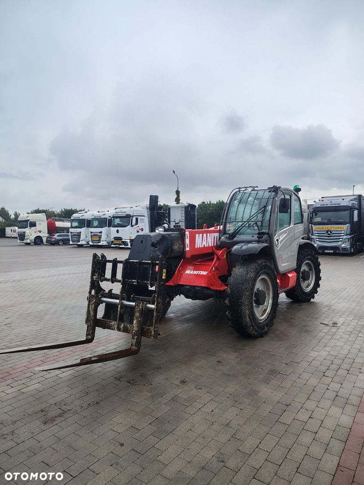 Manitou MT835 - 1