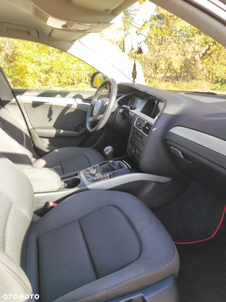 Audi A4 Limousine - 13