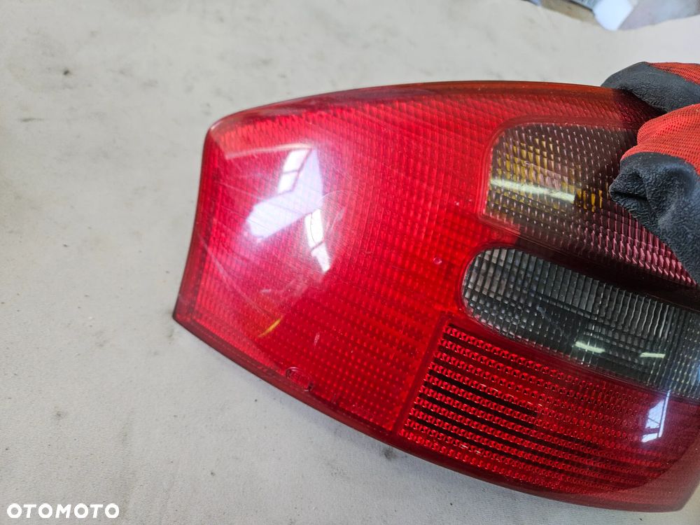 Lampa lewa tył tylna Audi A6 C5 1998r sedan 4B5945095 - 3