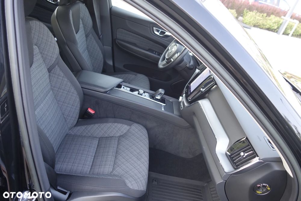 Volvo XC 60 B4 D Core - 9