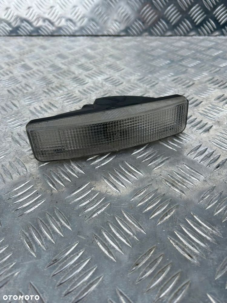 LAMPA LAMPKA OBRYSOWA SCANIA R - 1