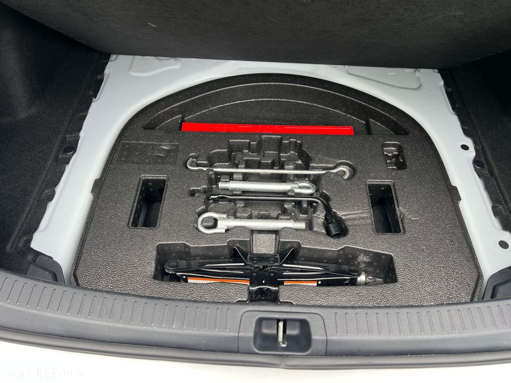 Toyota Corolla 1.8 Hybrid GPF Comfort - 27